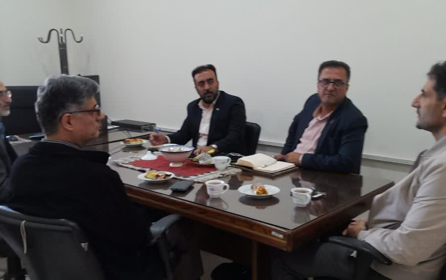 نشست رئیس معاون اداره میراث فرهنگی گردشگری کاشان دانشکده معماری هنر دانشگاه کاشان.