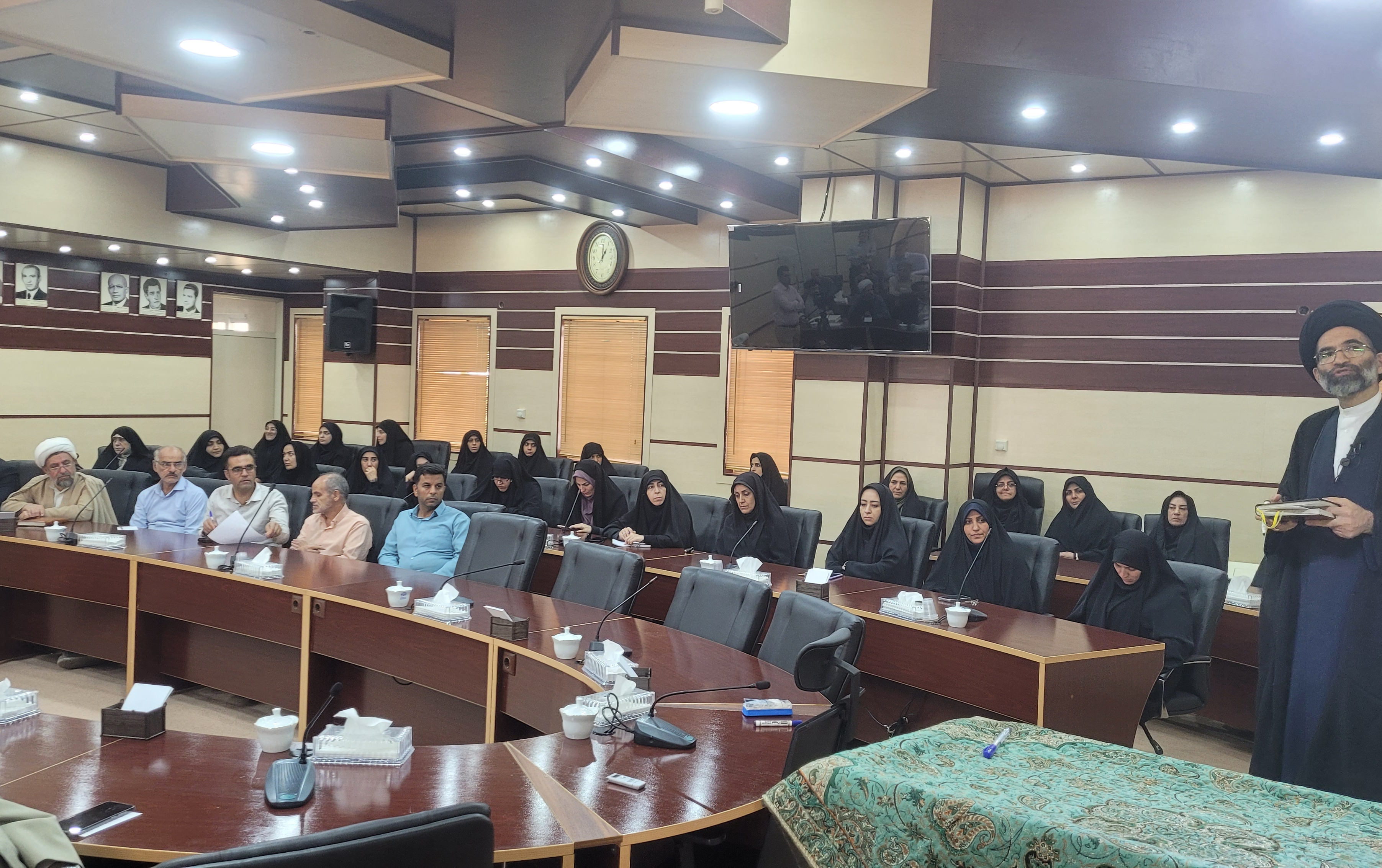 برگزاری چهل چهارمین جلسه تفسیر نامه ۵۳ نهج البلاغه توسط نماینده محترم ولی فقیه دانشگاه کاشان