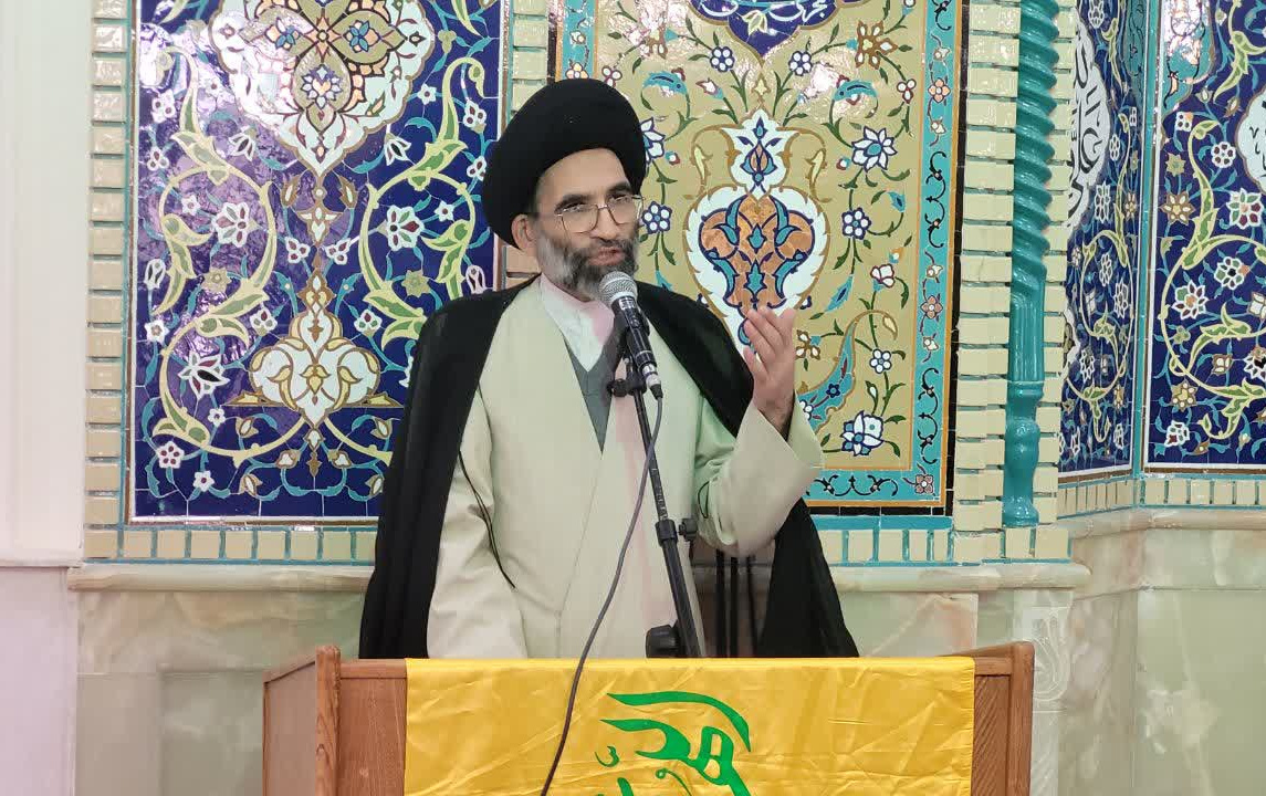 برگزاری بیست هشتمین جلسه تفسیر سوره مبارکه بقره توسط امام جمعه کاشان مسجد دانشگاه.