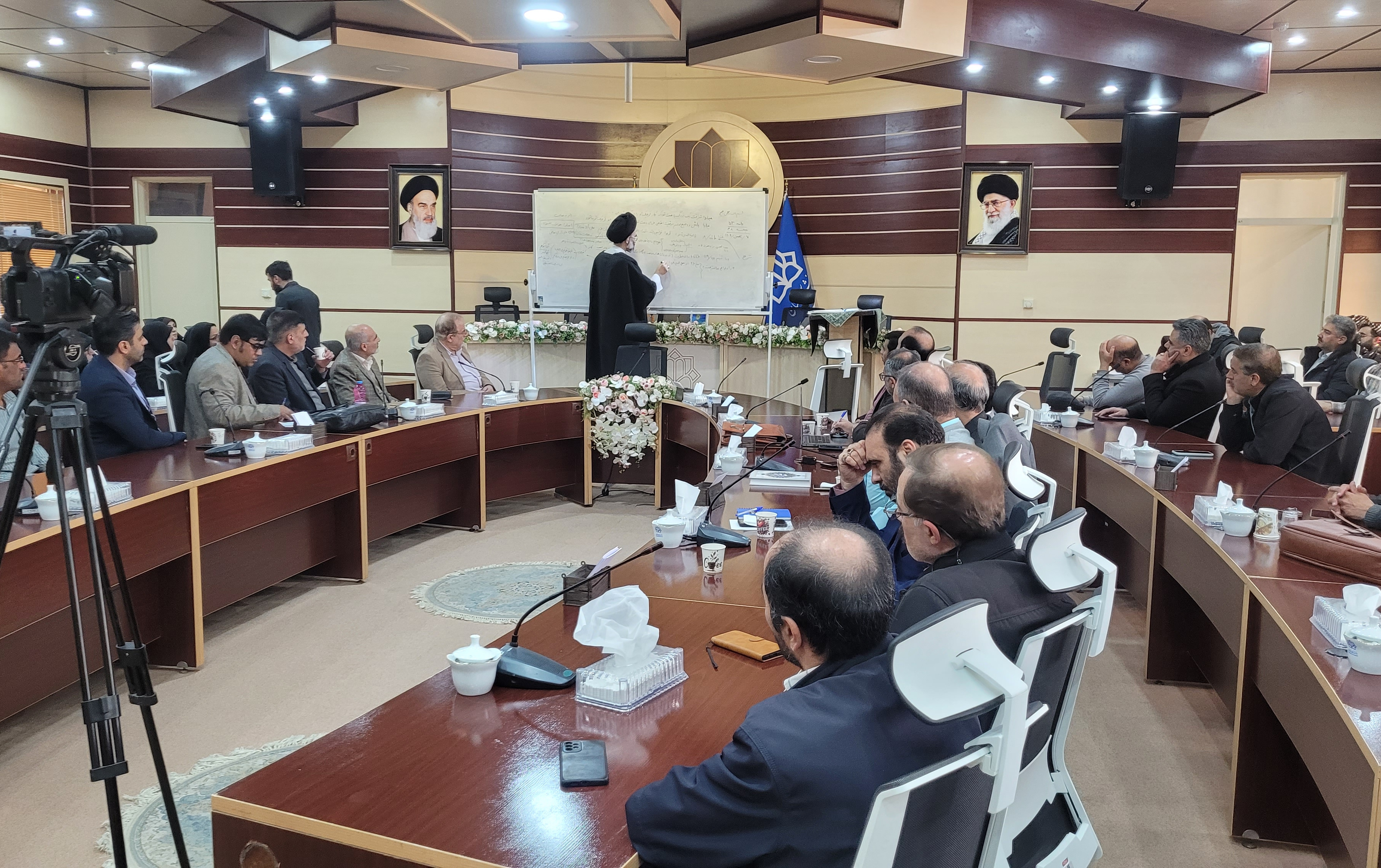 برگزاری چهل هشتمین جلسه تفسیر نامه ۵۳ نهج البلاغه توسط نماینده محترم ولی فقیه دانشگاه کاشان