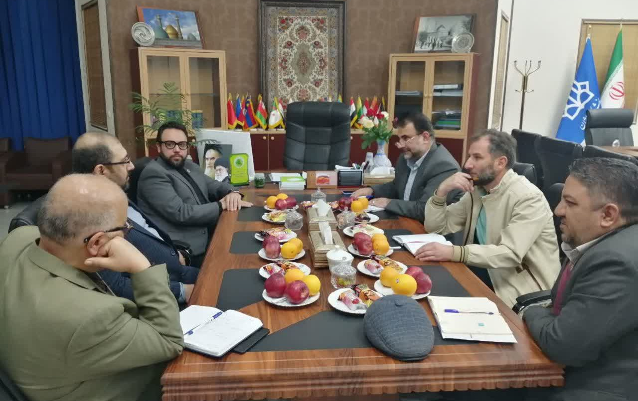 آمادگی کمیسیون فرش اتاق بازرگانی ایران اتحادیه فرش دستباف ایران دانشگاه کاشان جهت راه اندازی موزه طرح نقش قالی کاشاناین مطلب چارچوب پرونده «روایت پژوهشکده؛ مستندسازی فعالیتها دستاوردهای پژوهشکده فرش دانشگاه کاشان» منتشر میشود.