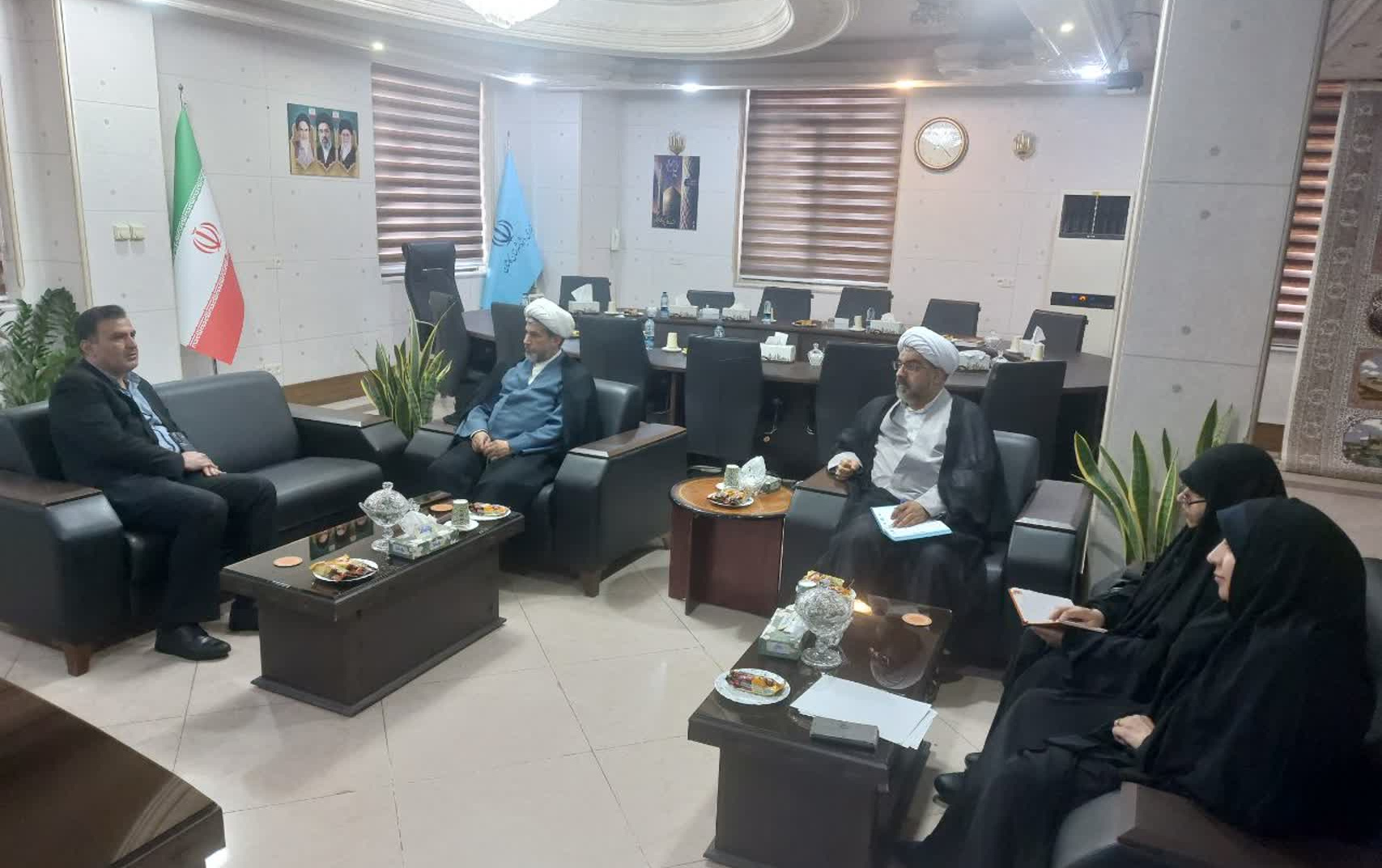 دیدار مسئول نهاد رهبری فرماندار کاشان بهمراه کارشناس مشاور مرکز خانواده ازدواج دانشگاه کاشان
