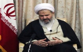 حضور افراد واجد شرایط پای صندوق های رای، واجب عینی است.