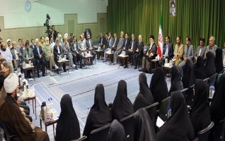 رهبر معظم انقلاب دیدار جمعی شاعران استادان زبان ادب فارسی: