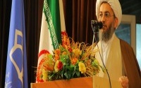امام جمعه موقت کاشان: تبیین دستاوردها ماهیت انقلاب اسلامی برای نسل جوان ضروری