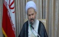 نماینده ولی فقیه امام جمعه کاشان: راه مقابله دشمن، علم تنهایی معنا ندارد