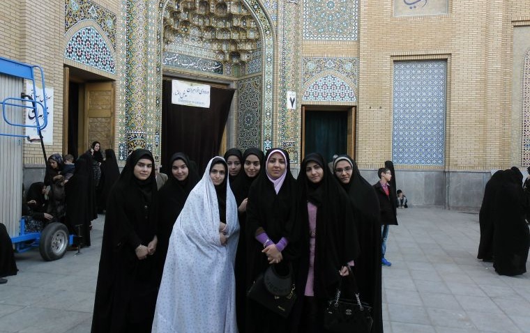 اردوی زیارتی قم جمکران ویژه دانشجویان پردیس خواهران برگزار شد.