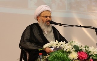 امام جمعه کاشان: دانشگاه محل تاخت تاز احزاب سیاسی نیست