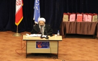 دانشجو باید شخصیت علمی مستقل سیاسی باشد