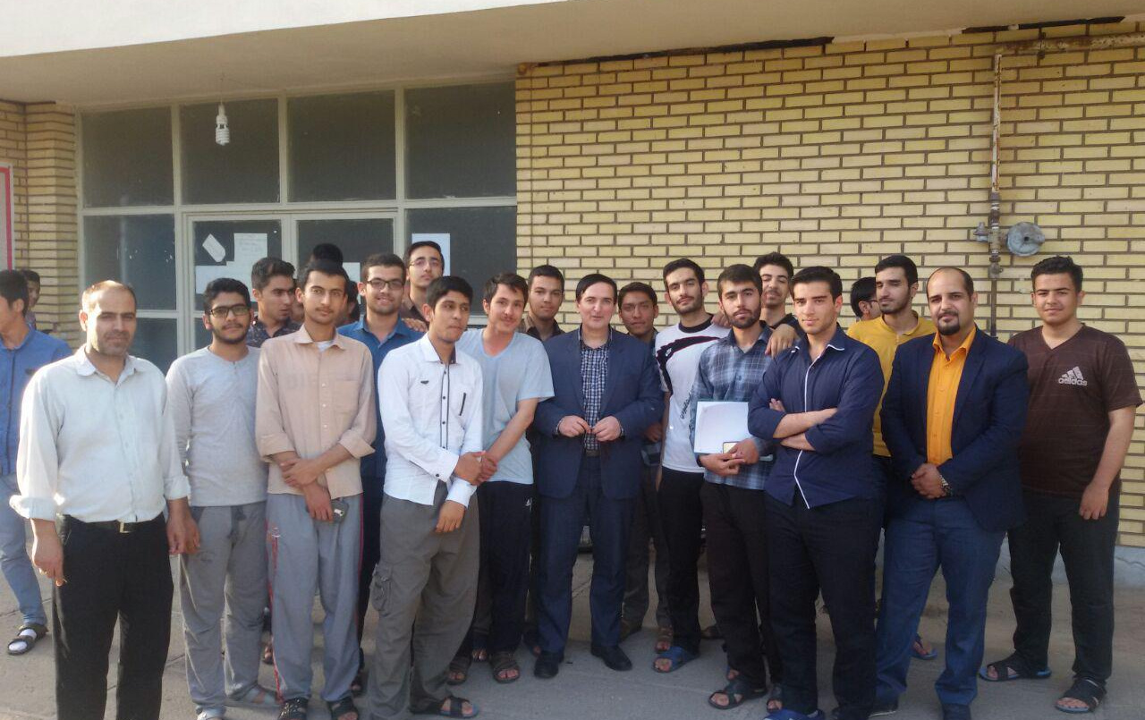 گزارش تصویری بازدید سرزده رییس دانشگاه خوابگاه خاندایی دیدار دانشجویان