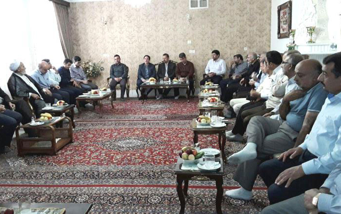 حضور بیت مرحوم حاج محمد موتمن عضو هیات مدیره ستاد توسعه دانشگاه کاشان برای عرض تسلیت