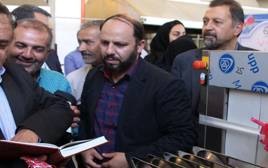 بهره برداری طرح مکانیزه شدن شستشوی ظروف سلف سرویس حضور دکتر عسگریان معاون اداری مالی وزارت علوم