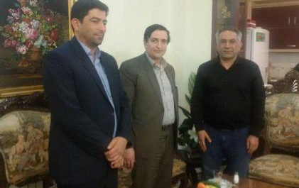 حضور رئیس معاون پژوهشی دانشگاه برای عرض تسلیت ابراز همدردی دکتر گلابی منزل مرحوم والده ایشان