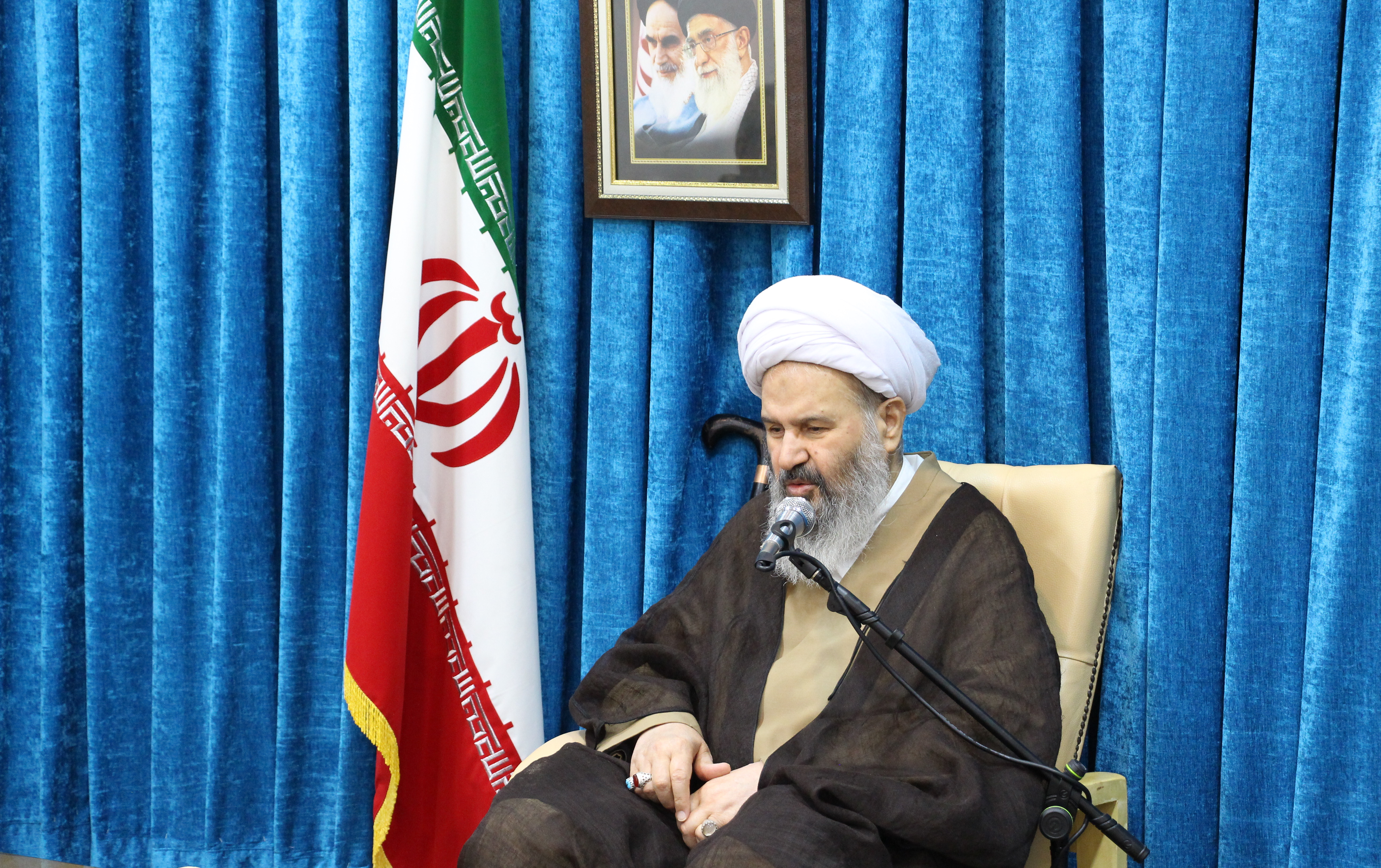 امام جمعه کاشان: دانشجویان باید مجهز سلاح علم، معرفت اخلاق باشند