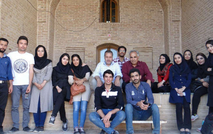 بازدید دانشجویان گروه معماری دانشگاه کاشان دریاجه نمک ماسه زارهای مرنجاب