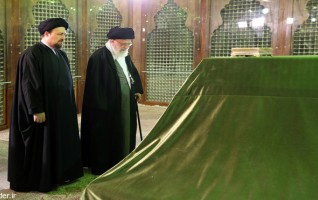 حضور رهبر معظم انقلاب مرقد مطهر امام راحل گلزار شهدای بهشت زهرا