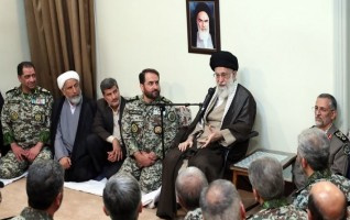 فرمانده معظم کل قوا دیدار فرماندهان مسئولان قرارگاه پدافند هوایی خاتم‌الانبیاء(ص):