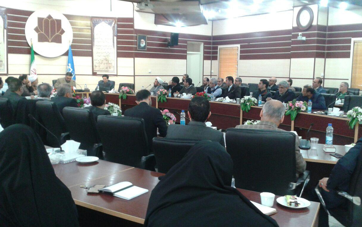 جلسه هم اندیشی استادان موضوع بررسی حوادث اخیر کاشان برگزار شد