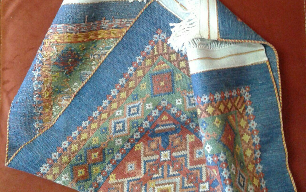 university of kashan professor wins 2 awards on kilim design