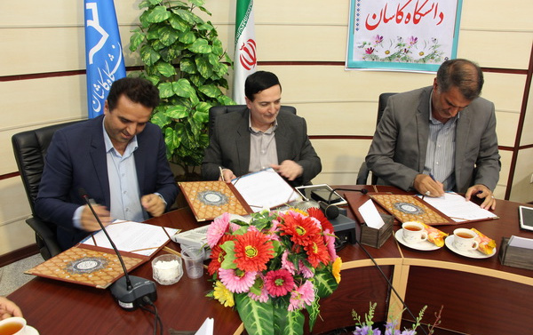 کتاب کاشان شناسی ویژه دانش آموزان انعقاد توافقنامه همکاری فی مابین دانشگاه کاشان، شهرداری آموزش پرورش کاشان تالیف می شود