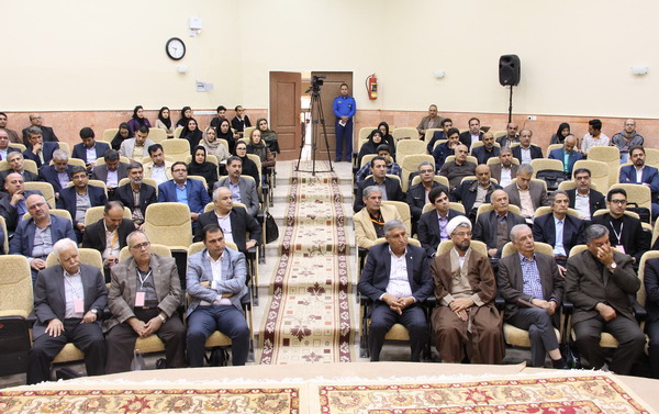 کنفرانس بین المللی گل محمدی پژوهشکده اسانس های طبیعی قمصر برگزار شد