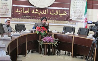 حجت الاسلام المسلمین هاشمی "هر کس رسانه دارد حکومت قدرت اختیار اوست، مبنای ابر قدرتی حکومتها رسانه ها هستند".