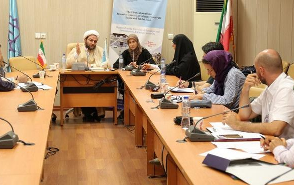 الدورة الدولية الأولى للإسلام المعتدل والإسلام التكفيري في جامعة كاشان