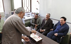 حضور صمیمانه هیات رئیسه دانشگاه کاشان همراه اساتید دانشکده شیمی،برای تبریک تولد دکتر جواد صفری