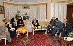 حضور معاون حقوقی رئیس جمهور منزل یکی خیرین دانشگاه کاشان