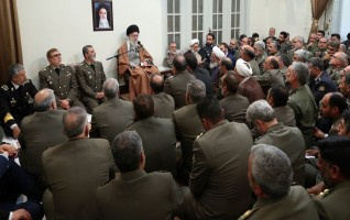 فرمانده معظم کل قوا دیدار فرماندهان ارتش نیروی زمینی: