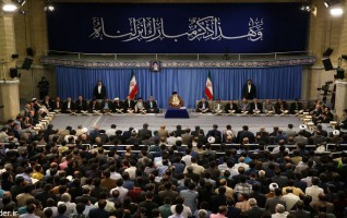 رهبر معظم انقلاب اسلامی محفل نورانی انس قرآن کریم: