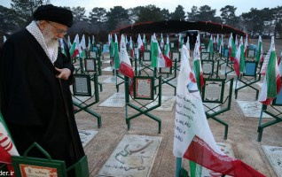 رهبر معظم انقلاب اسلامی پیامی ‌مناسبت هفته دفاع مقدس روز تجلیل شهیدان ایثارگران: