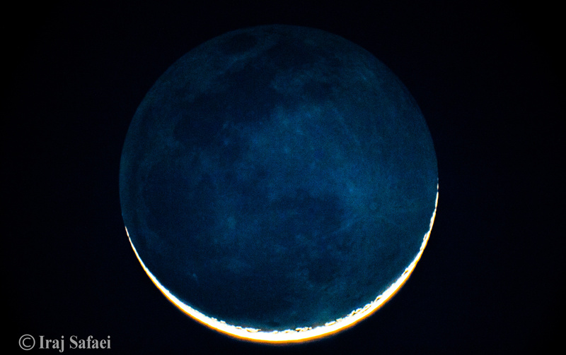 تصویری نور زمین‌تاب بخش تاریک ماه بازتاب گردیده