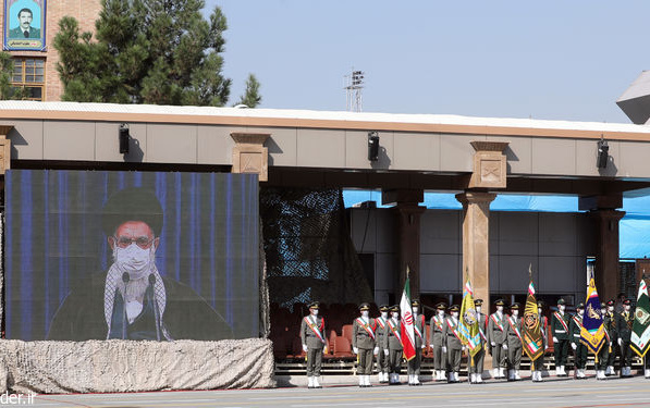 سروصدای اراذل مسلط بر آمریکا ذهن کسی مشغول نکند علاج همه مشکلات داخل استرهبر انقلاب اسلامی مراسم مشترک دانش‌آموختگی دانشجویان دانشگاههای افسری نیروهای مسلح: