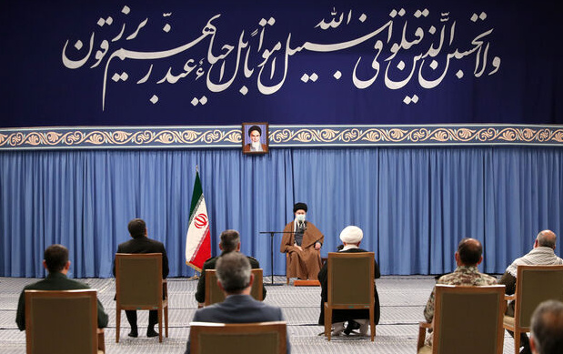رهبر معظم انقلاب اسلامی دیدار دست‌اندرکاران کنگره چهار هزار شهید استان یزد: