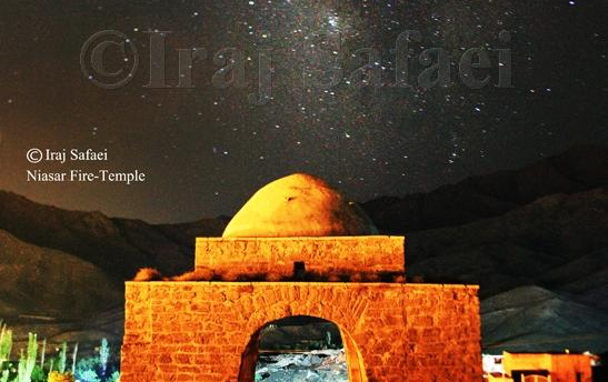 تصویربرداری راه‌کاه‌کشان بر فراز آتشکده نیاسر توسط ایرج صفایی مسئول رسدخانه دانشگاه کاشان