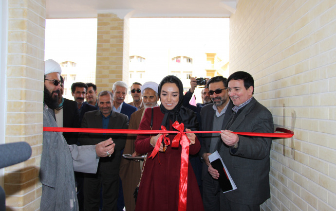 گزارش تصویری افتتاح کلنگ زنی خوابگاه دانشجویی مهندس حسین مبینی خانم فریبا یاراحمدی دانشگاه کاشان