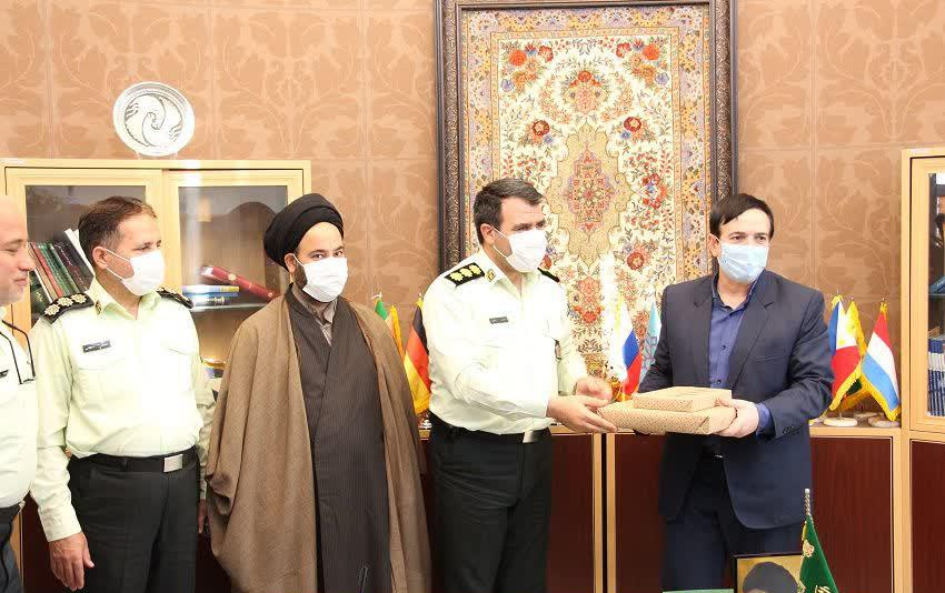 تقدیر فرماندهی نیروی انتظامی کاشان رئیس دانشگاه کاشان