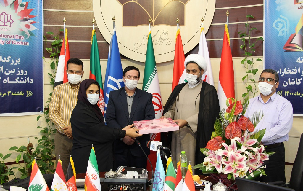روز بین الملل گزارش تصویری روز دوم هفته دستاوردها افتخارات دانشگاه کاشان