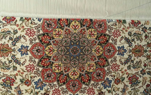 ابداع اختراع دار قالی بافی بدون دوخت توسط استادان گروه فرش دانشکده معماری هنر دانشگاه کاشان