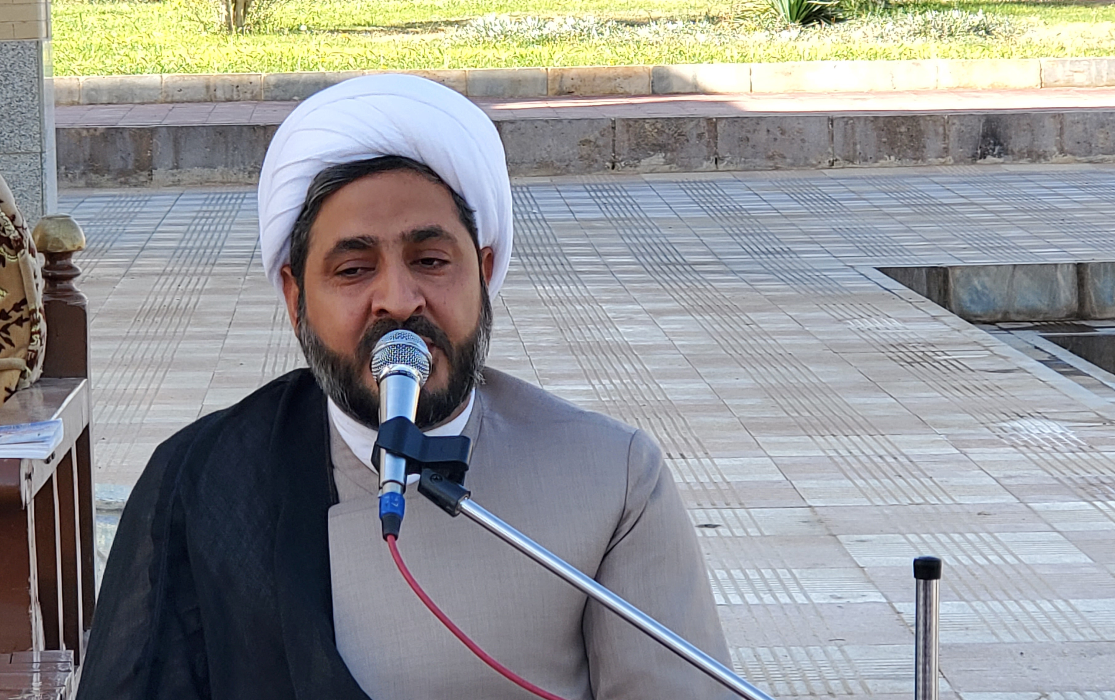 دفاع مقدس برگرفته مکتب امام حسین (ع )