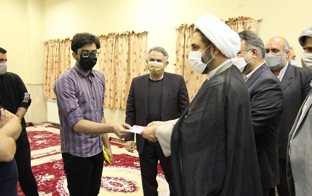 حضور رئیس دانشگاه کاشان جمع دانشجویان خوابگاهی دانشگاه