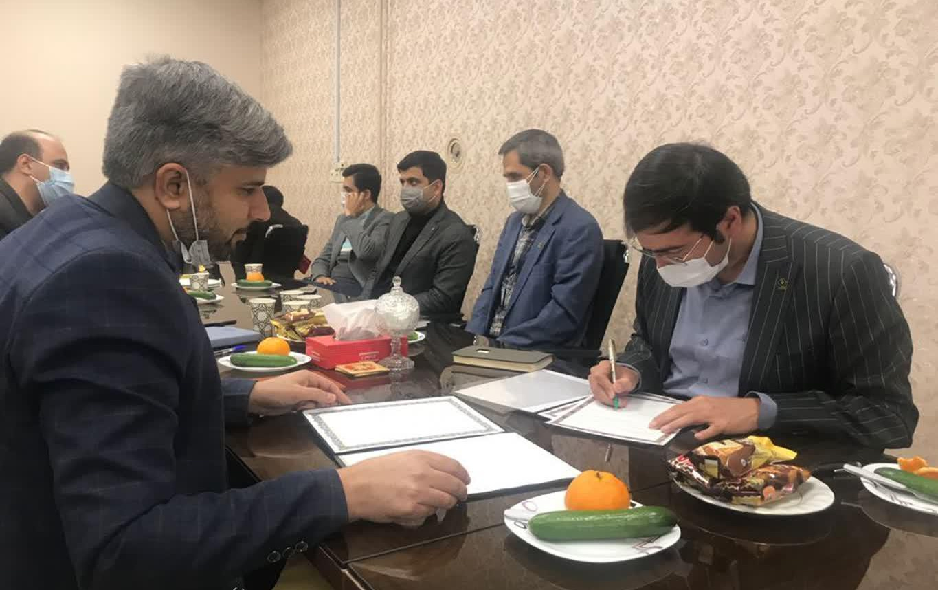 امضاء تفاهم نامه همکاری های علمی، پژوهشی فی مابین معاونین پژوهشی ارتباطات علمی دانشگاه کاشان تحقیقات فناوری دانشگاه علوم پزشکی کاشان