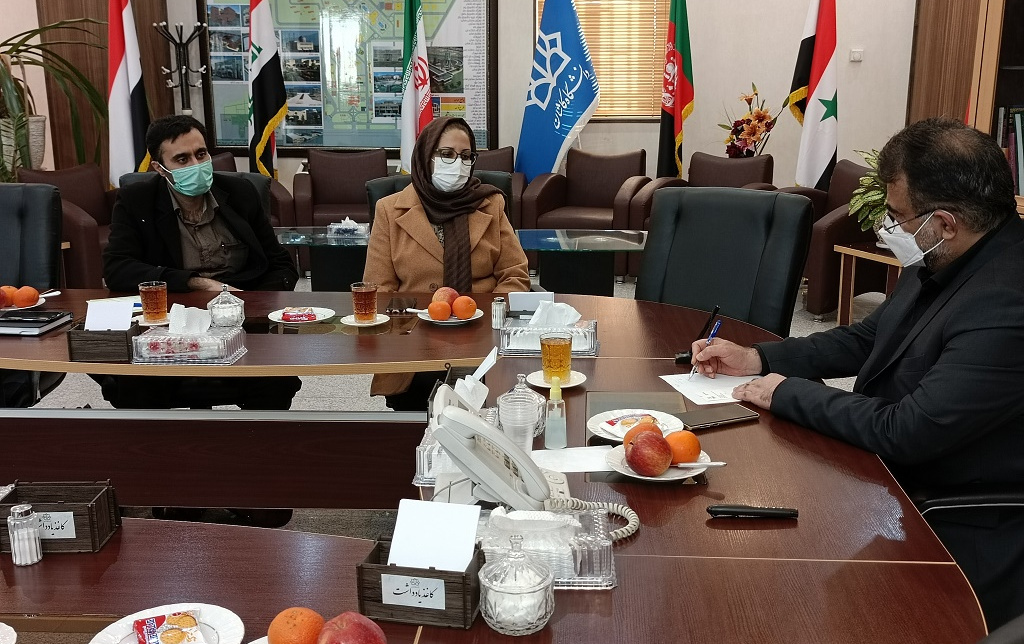 نشست رئیس دانشگاه کاشان مدیر عامل شرکت باریج اسانس