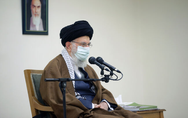 رهبر معظم انقلاب اسلامی دیدار خانواده سردار شهید حاج قاسم سلیمانی تنی چند همرزمان او:
