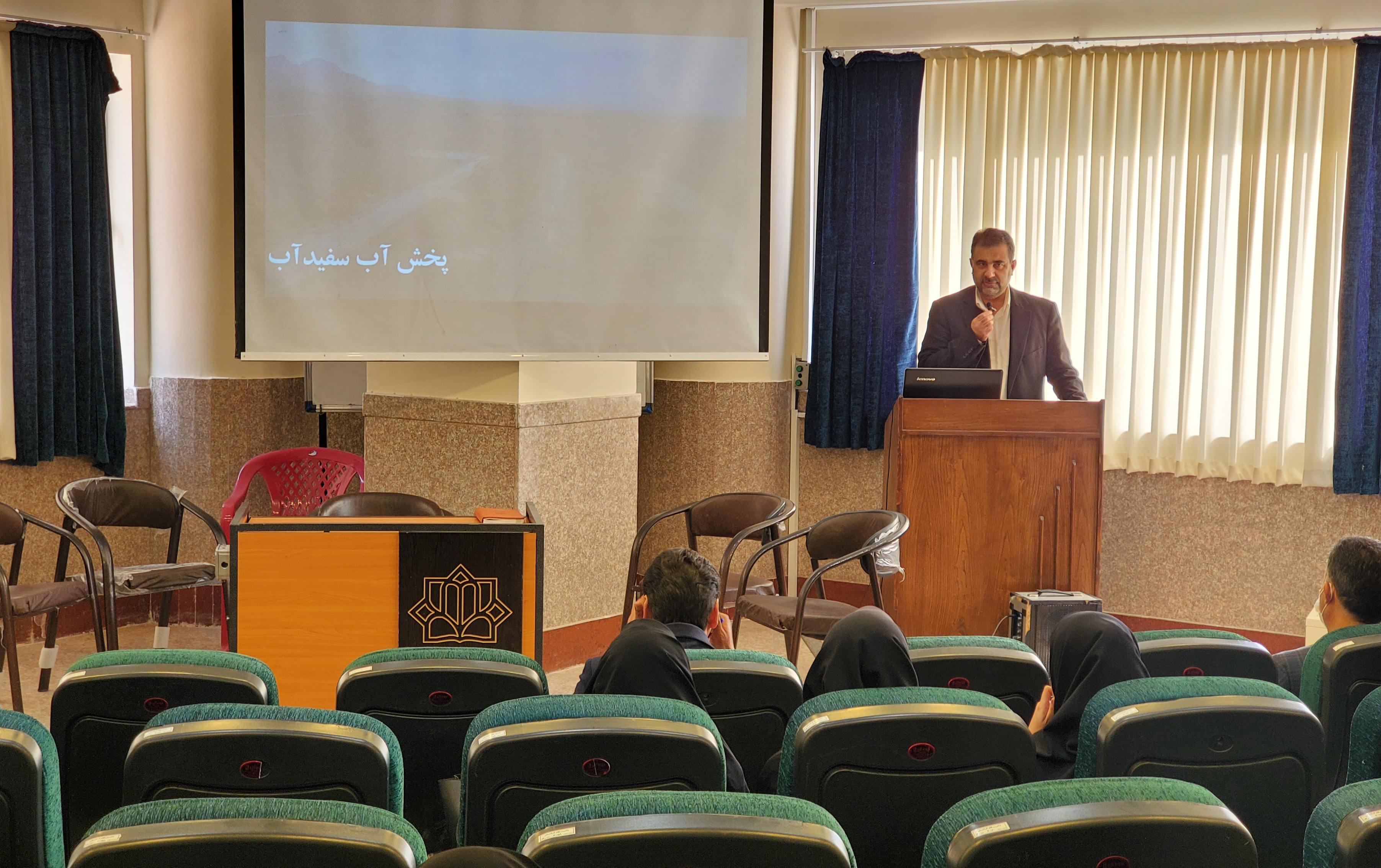 برگزاری نشست علمی تبیین جایگاه منابع طبیعی  حل مشکلات جامعه دانشگاه کاشان