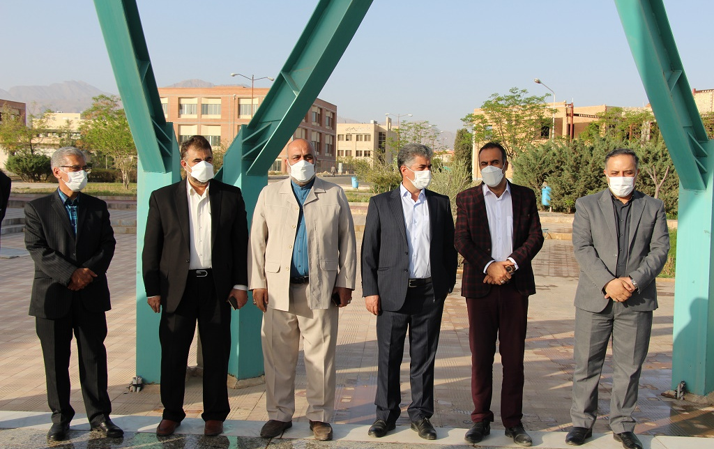 دیدار عیدانه شروع سال جدید کارکنان دانشگاه کاشان جوار گلزار شهدای گمنام