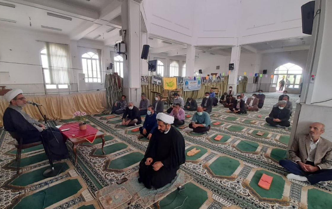 حجت الاسلام والمسلمین شاه فضل" روی ماندن این دنیا حساب نکنید. هر لحظه اماده باشید".