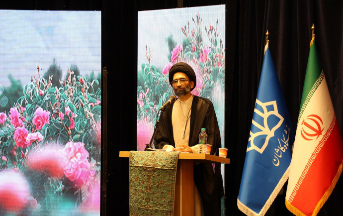 نماینده ولی فقیه امام جمعه کاشان: توفیق خدای متعال، نخستین مهمترین عامل موفقیت انسان