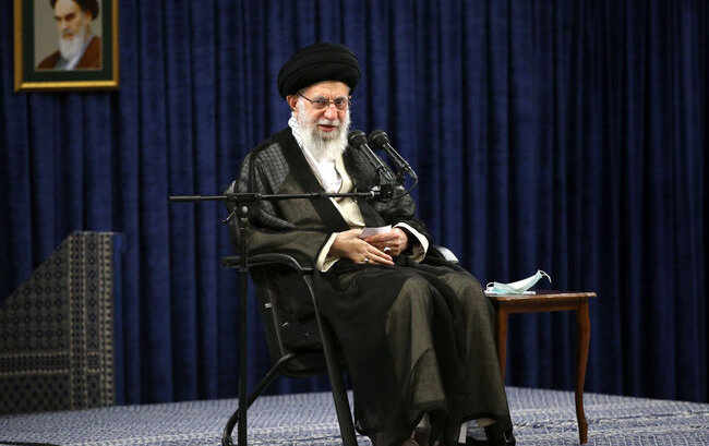 رهبر معظم انقلاب اسلامی دیدار جمعی دست‌اندرکاران مراسم حج: